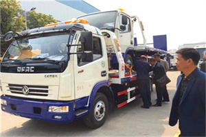 亚东汽车道路救援拖车价格